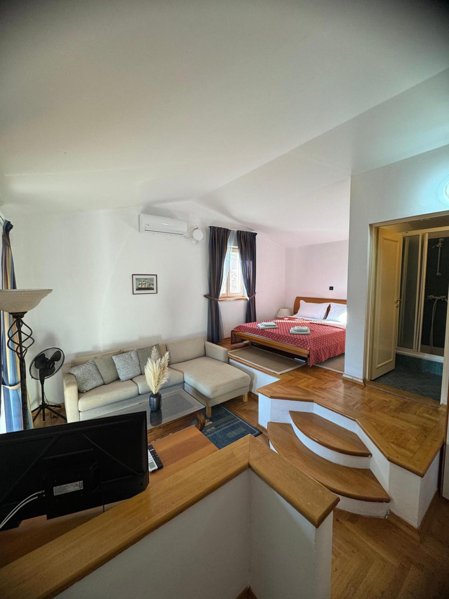 Villa Rava Hotel & Restaurant Buitenkant foto