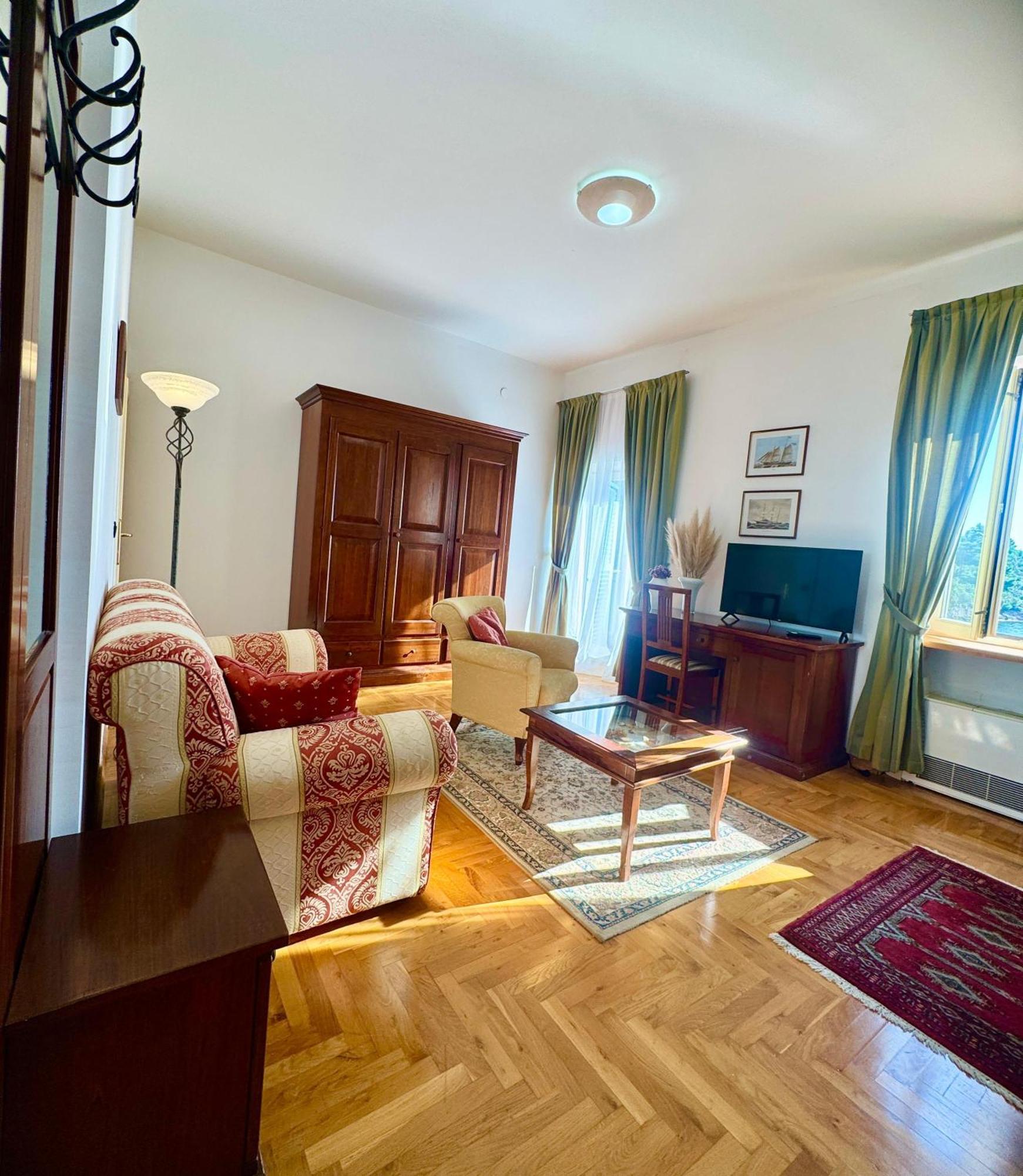 Villa Rava Hotel & Restaurant Buitenkant foto