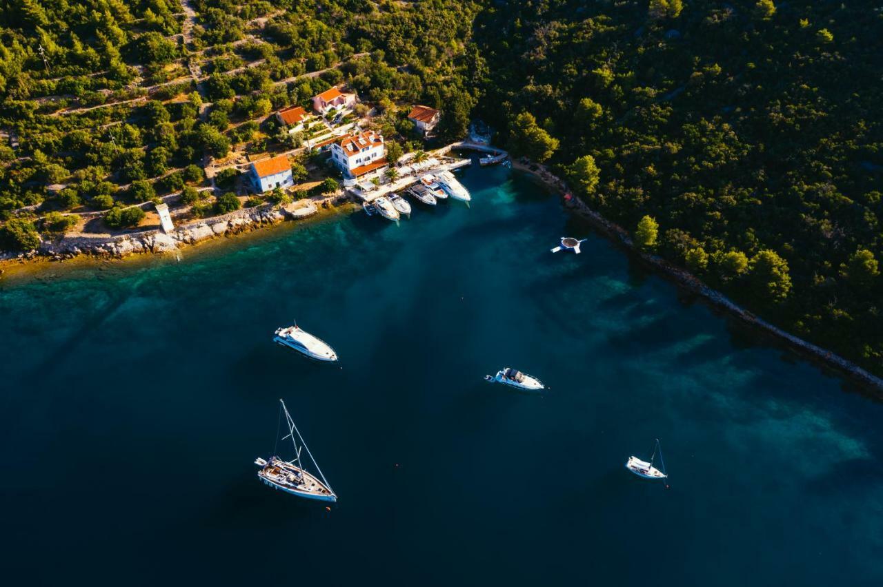 Villa Rava Hotel & Restaurant Buitenkant foto