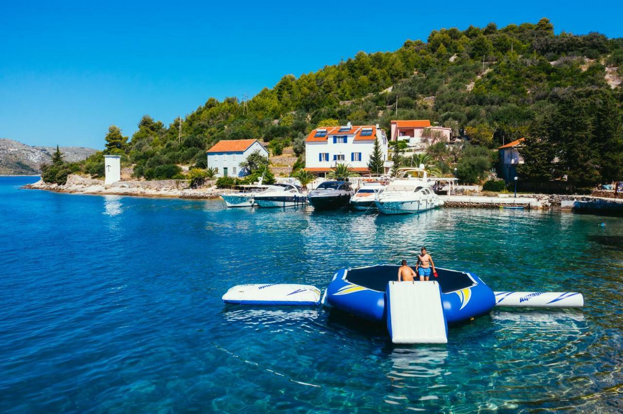 Villa Rava Hotel & Restaurant Buitenkant foto