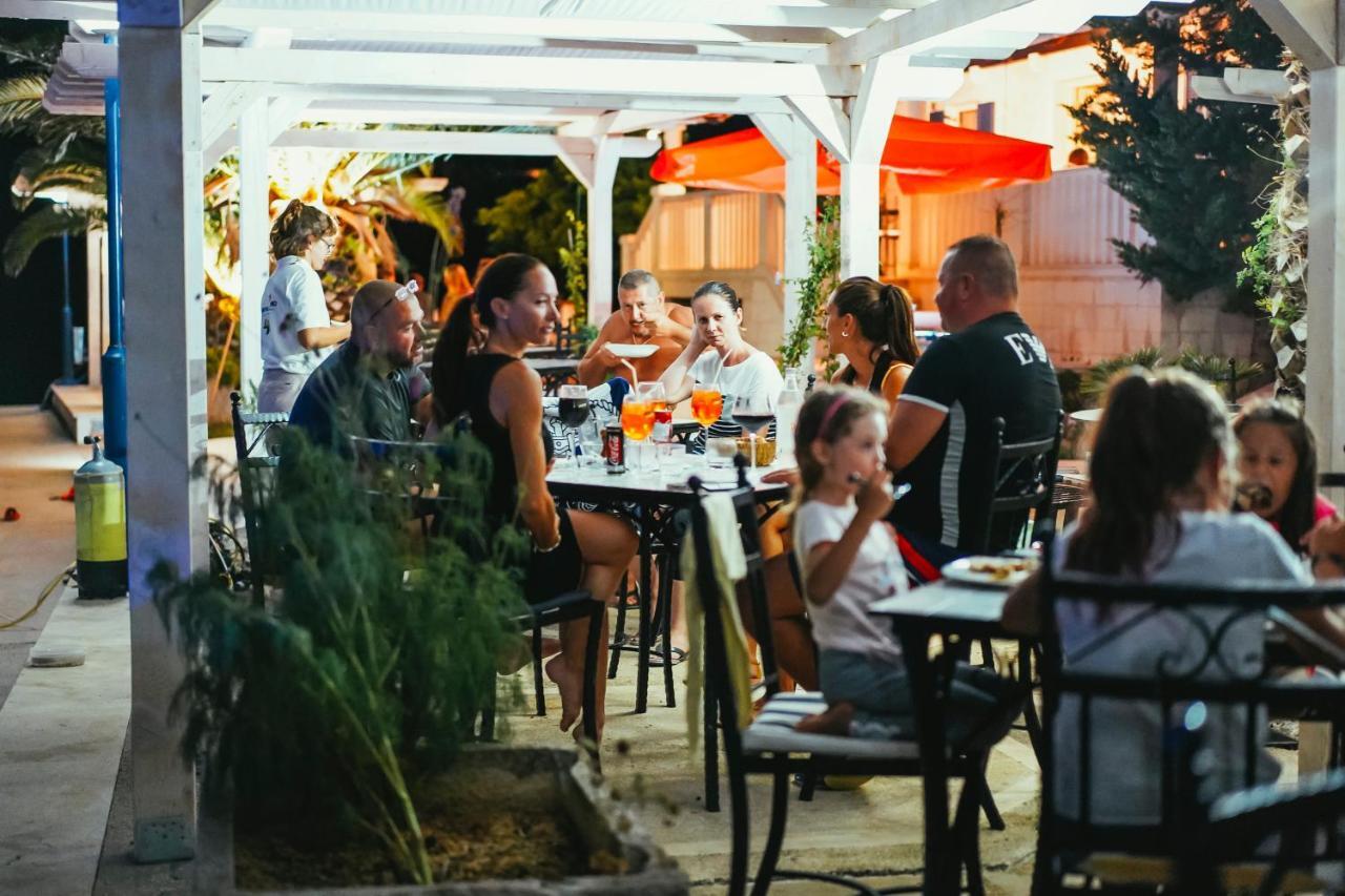 Villa Rava Hotel & Restaurant Buitenkant foto